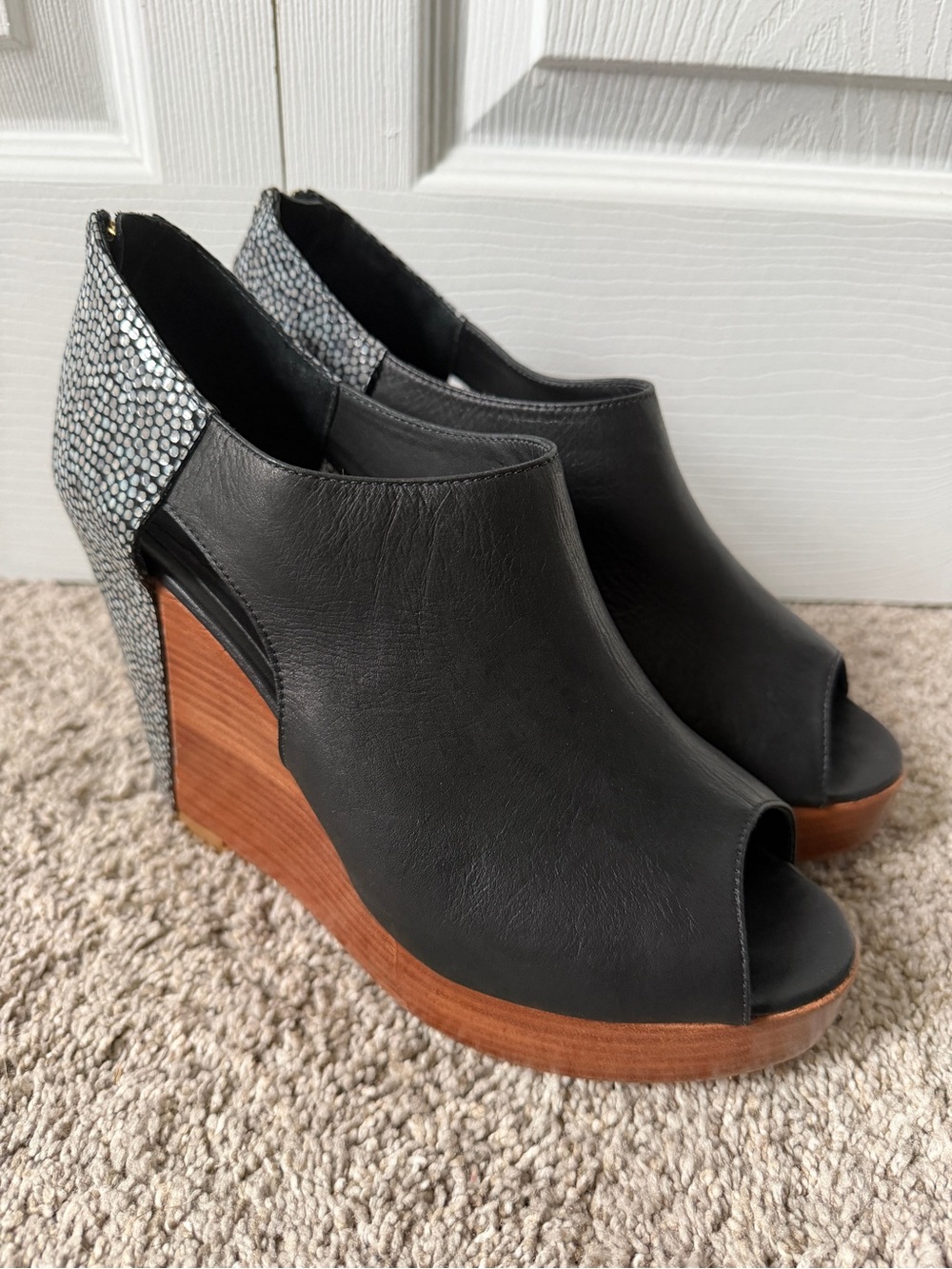 Rebecca Minkoff Trott Cutout 4” Wedge Bootie Black Leather Peep Toe Sz 9